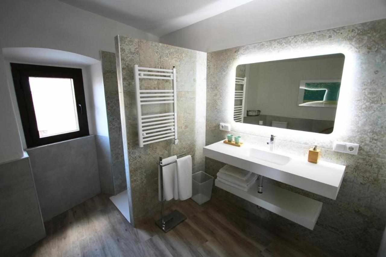 Appartement Torre Del Postigo By Kubik à Caces Extérieur photo