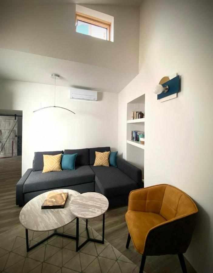 Appartement Torre Del Postigo By Kubik à Caces Extérieur photo